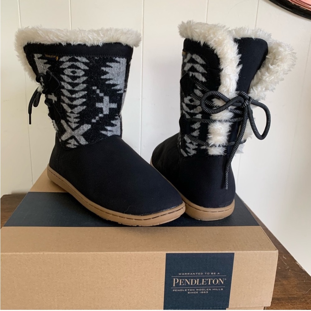 Pendleton Black and Gray Patterned Winter Boots - Picture 2 of 3